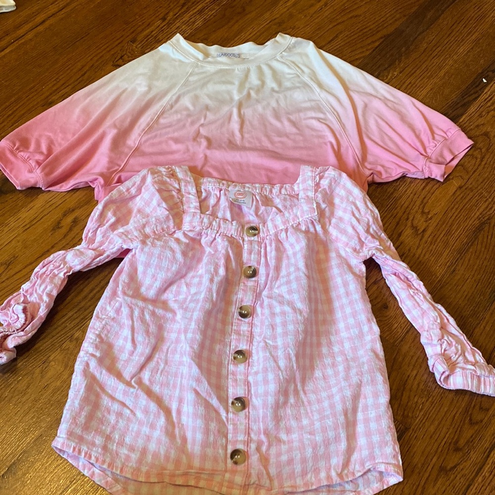 Girls casual tops. Size 6. Can be dressed up or down.